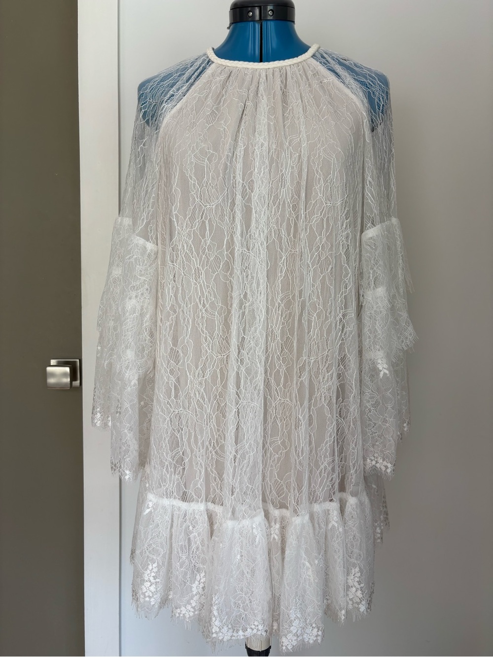 Alice + Olivia Delia Off White Corded Lace Ruffle Mini Dress XS NWT